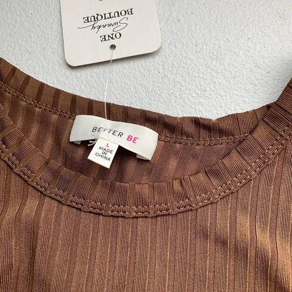 Women’s large ruched side tank top - Picture 2 of 4